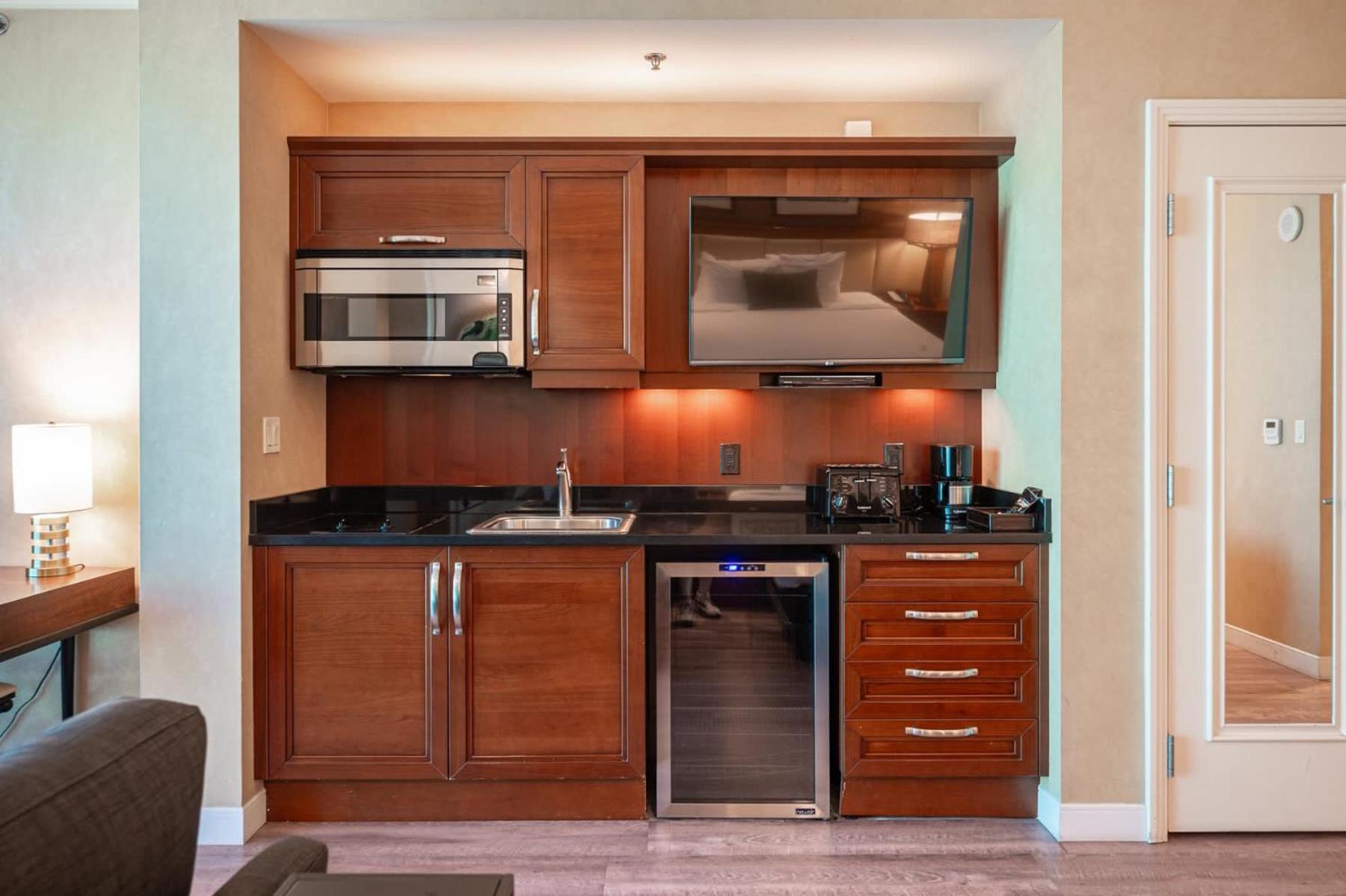 Holiday home No Fee Strip View + Free Valet + Pool *